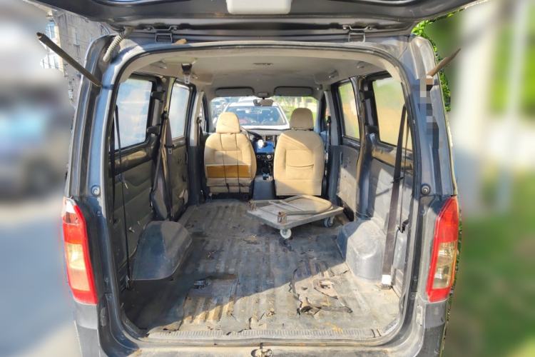 Used Wuling Rongguang V 2015 1.5L Base Version Trunk