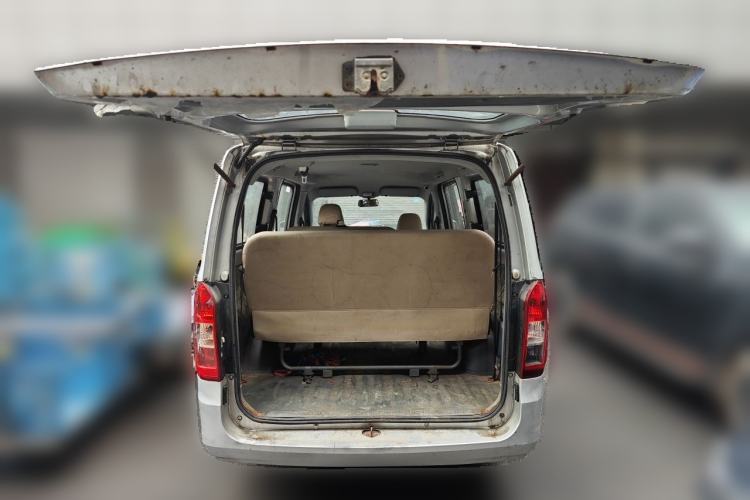 Used Wuling Rongguang V 2015 1.5L Base Version Trunk