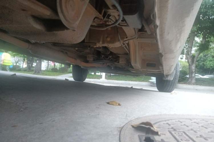 Used Wuling Rongguang V 2015 1.5L Practical Version Chassis Rear Right