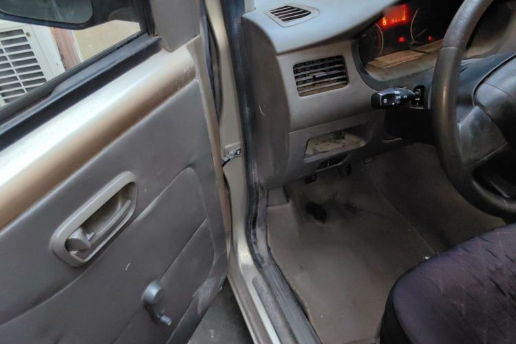 Used Wuling Rongguang V 2015 1.2L Practical Model Driver Seat