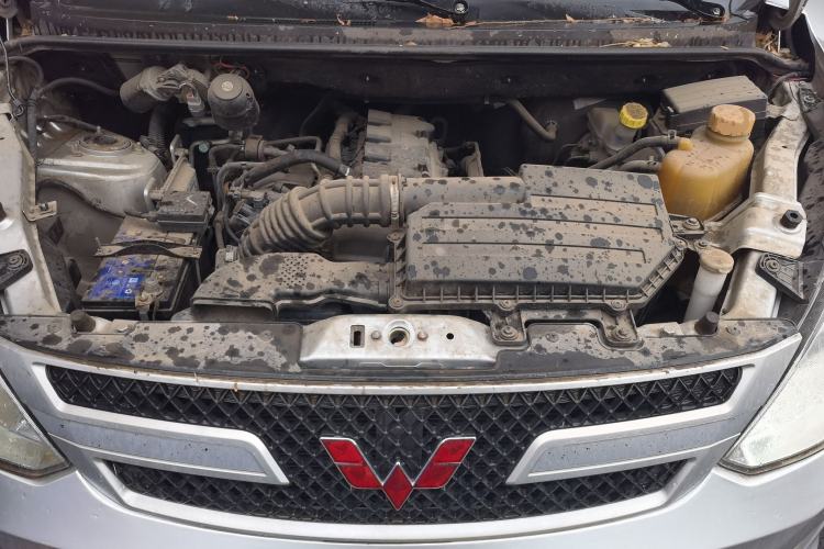 Used Wuling Rongguang V  Engine Bay