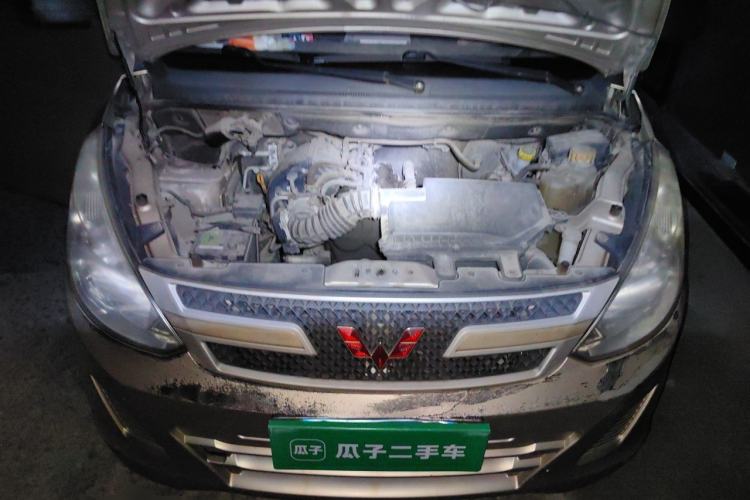 Used Wuling Rongguang V 2015 1.2L Practical Model Engine Bay
