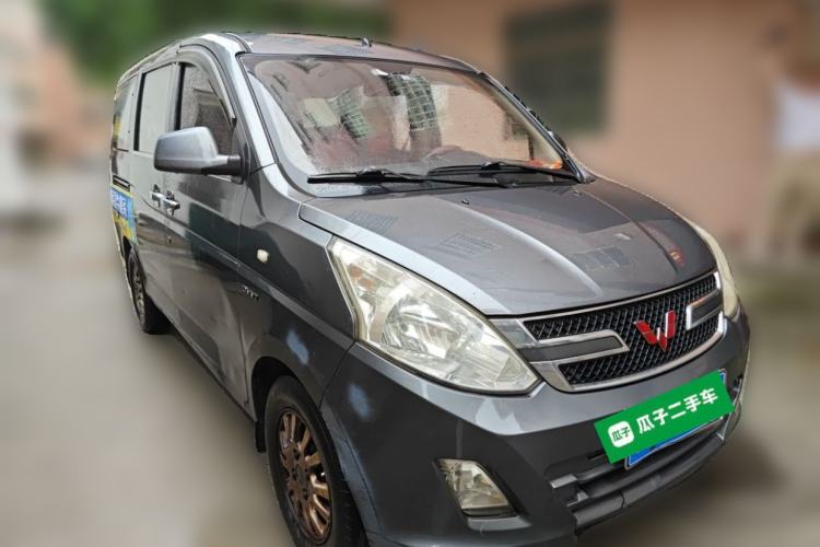 Used Wuling Rongguang V 2015 1.5L Standard Version Front Right 45 Deg