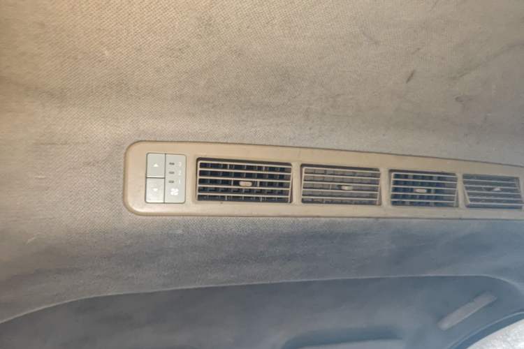 Used Wuling Rongguang V 2015 1.5L Standard Version Headliner