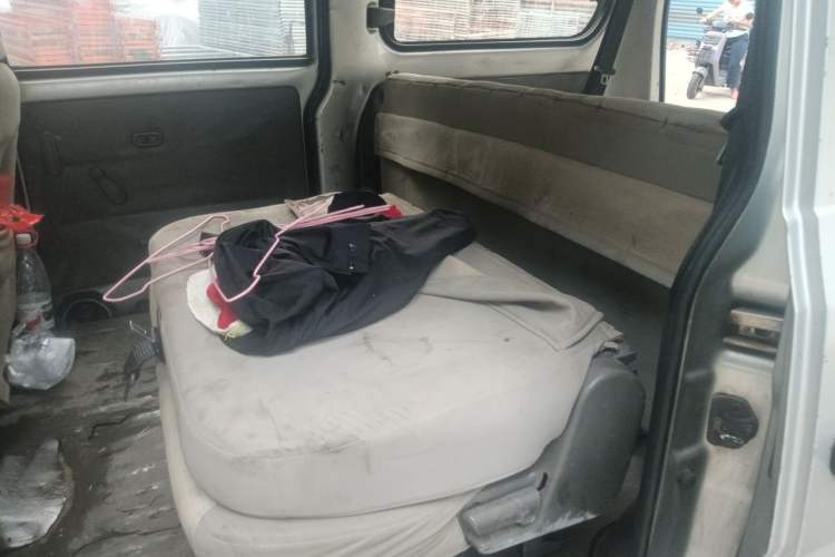 Used Wuling Rongguang V 2015 1.5L Practical Version Left Rear Seat