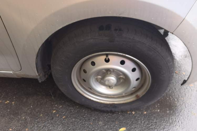 Used Wuling Rongguang V  Right Front Wheel Hub