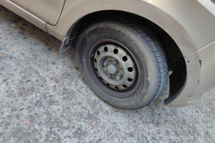 Used Wuling Rongguang V 2015 1.2L Practical Model Right Front Wheel Hub