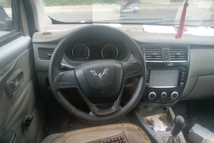 Used Wuling Rongguang V 2015 1.5L Practical Version Steering Wheel