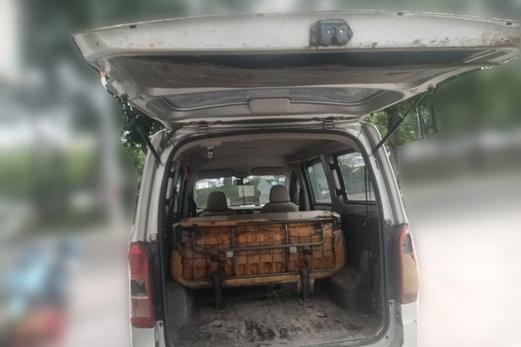 Used Wuling Rongguang V 2015 1.5L Practical Version Trunk