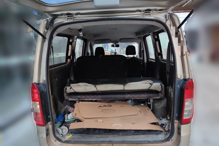 Used Wuling Rongguang V 2015 1.2L Practical Model Trunk