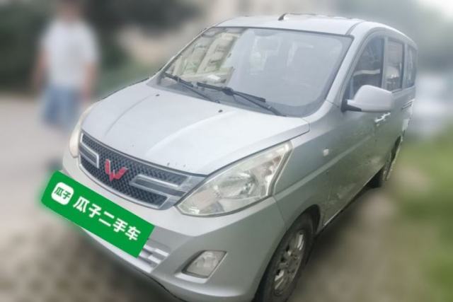 Wuling Rongguang V 2015 1.5L Base Version usado