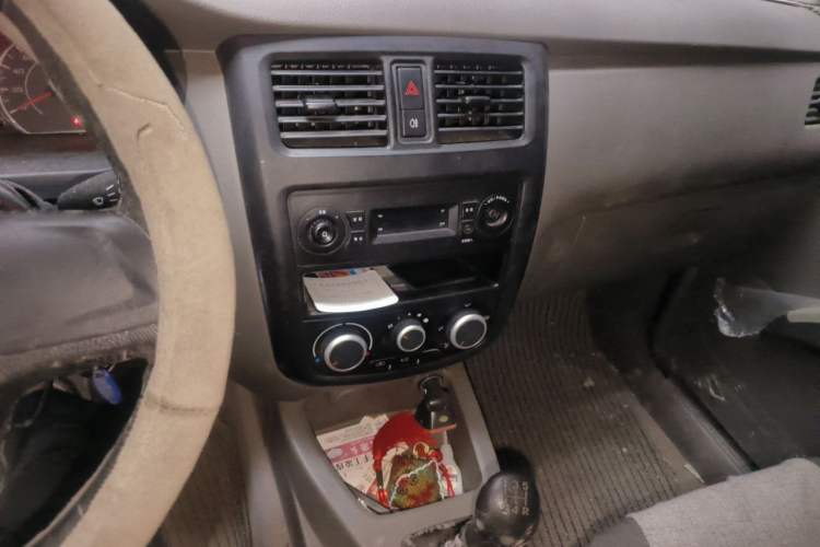Used Wuling Rongguang V 2015 1.2L Practical Model Audio And AC Panel