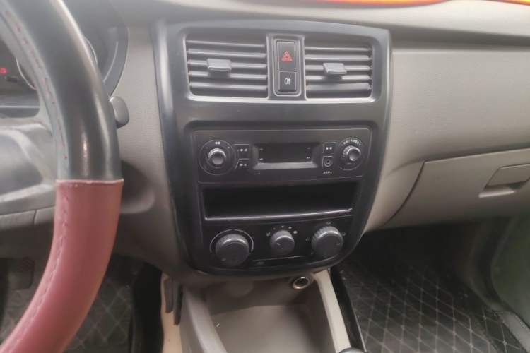 Used Wuling Rongguang V 2015 1.2L Practical Model Audio And AC Panel