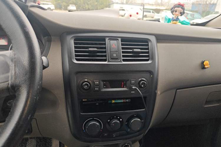 Used Wuling Rongguang V 2015 1.2L Practical Model Audio And AC Panel