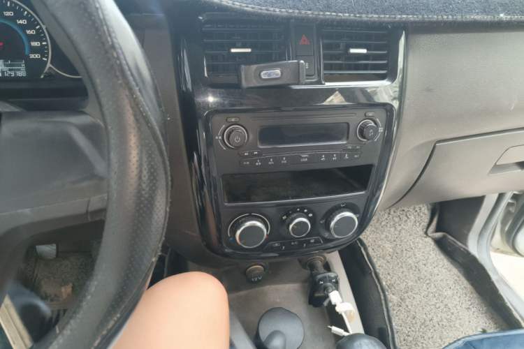 Used Wuling Rongguang V 2015 1.5L Base Version Audio And AC Panel