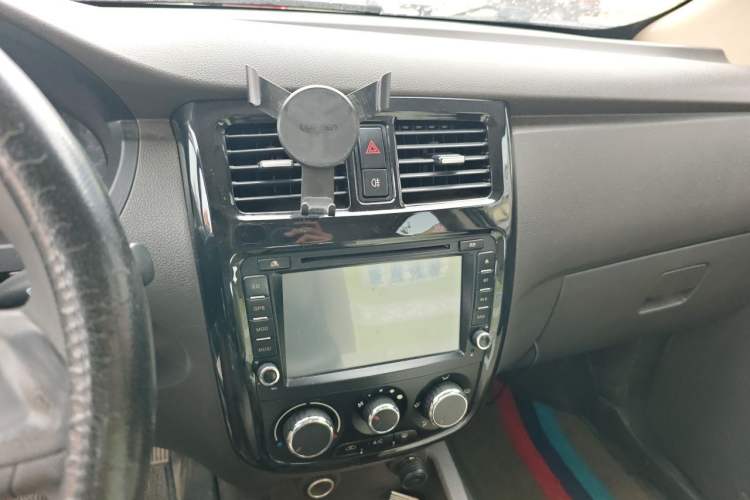 Used Wuling Rongguang V 2015 1.5L Standard Version Audio And AC Panel