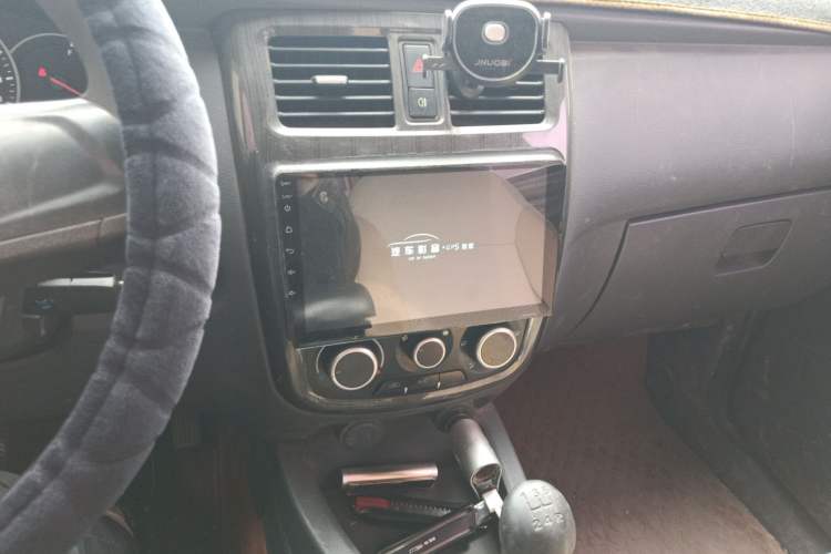 Used Wuling Rongguang V 2015 1.2L Base Version Audio And AC Panel
