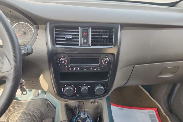 Used Wuling Rongguang V 2015 1.2L Practical Model Audio And AC Panel