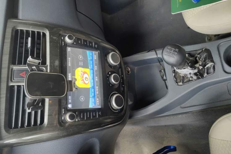 Used Wuling Rongguang V 2015 1.2L Base Version Audio And AC Panel