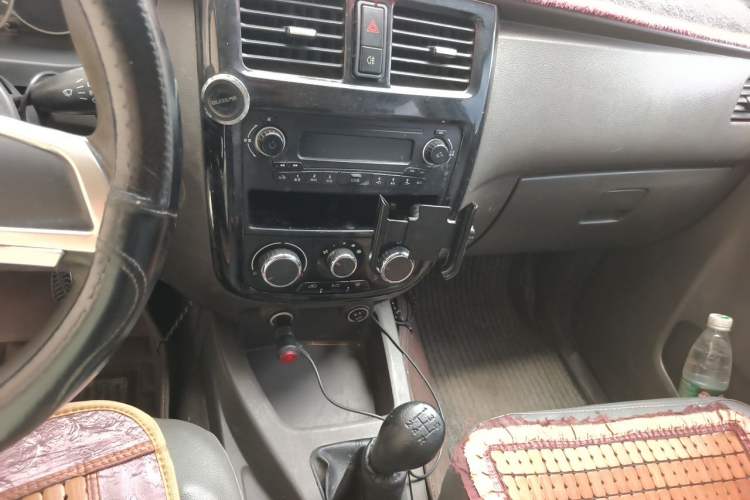 Used Wuling Rongguang V 2015 1.5L Base Version Audio And AC Panel