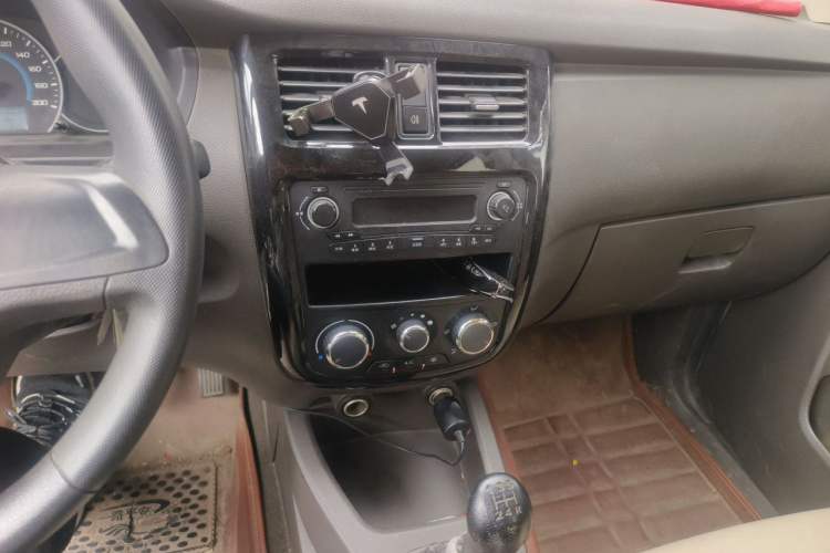 Used Wuling Rongguang V 2015 1.5L Standard Version Audio And AC Panel