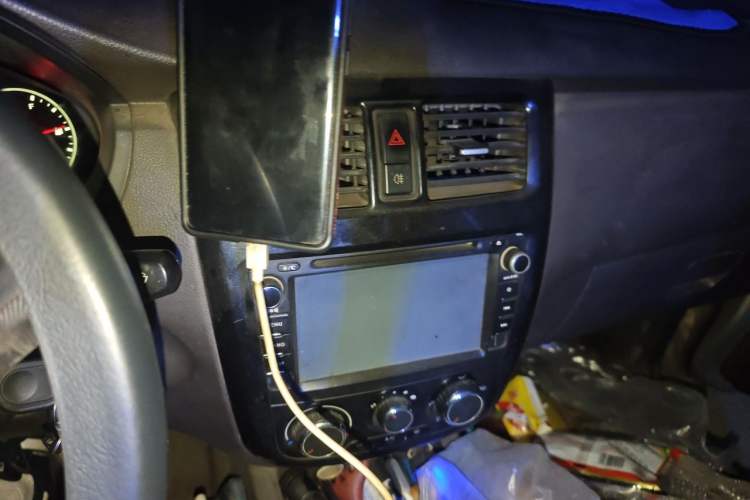 Used Wuling Rongguang V 2015 1.2L Standard Version Audio And AC Panel