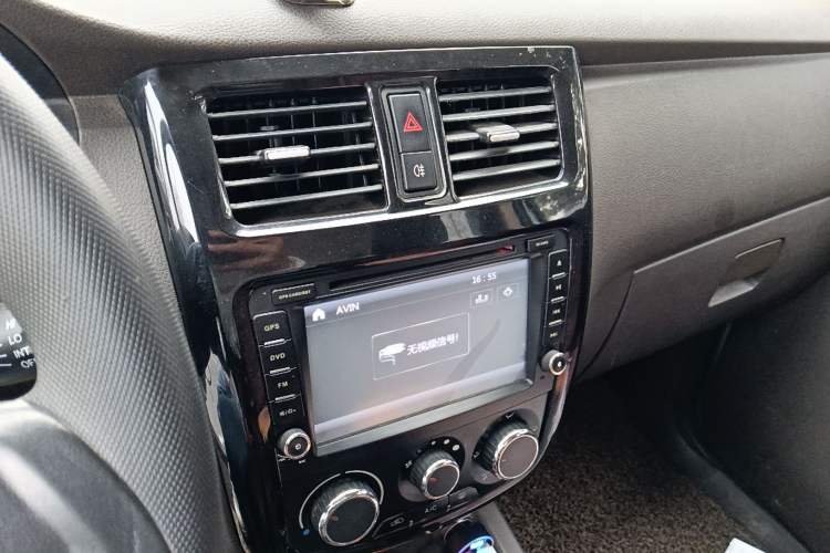 Used Wuling Rongguang V 2015 1.5L Standard Version Audio And AC Panel