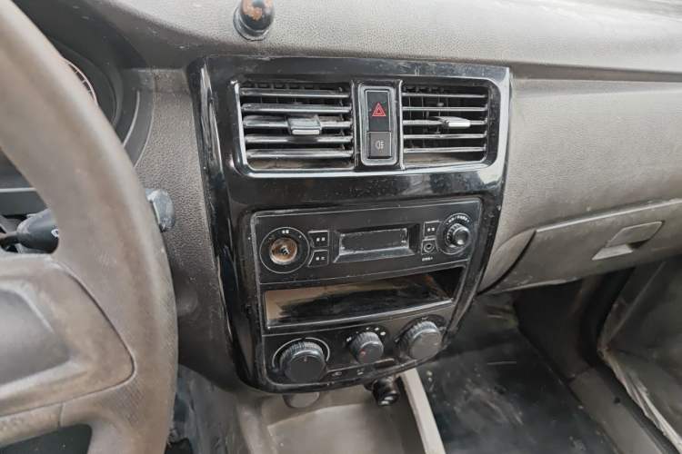 Used Wuling Rongguang V 2015 1.2L Practical Model Audio And AC Panel