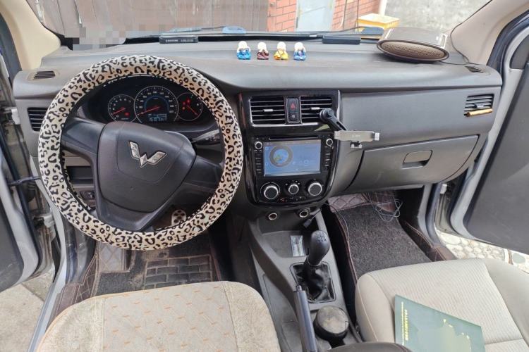 Used Wuling Rongguang V 2015 1.5L Base Version Center Console