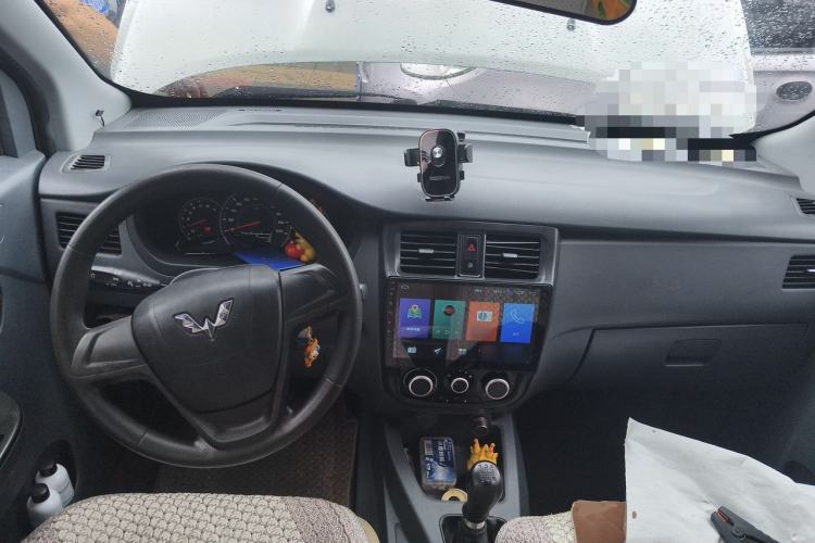 Used Wuling Rongguang V 2015 1.5L Base Version Center Console