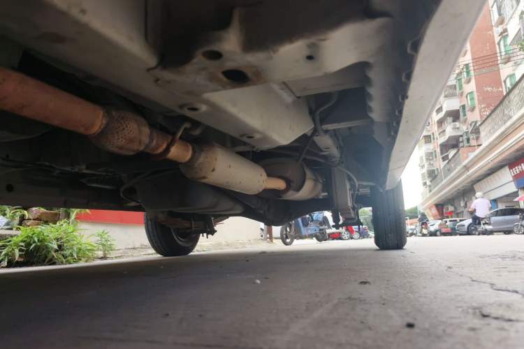 Used Wuling Rongguang V 2015 1.5L Practical Version Chassis Front Left