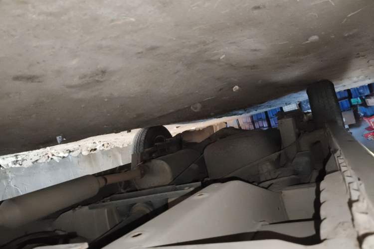 Used Wuling Rongguang V 2015 1.5L Practical Version Chassis Front Right