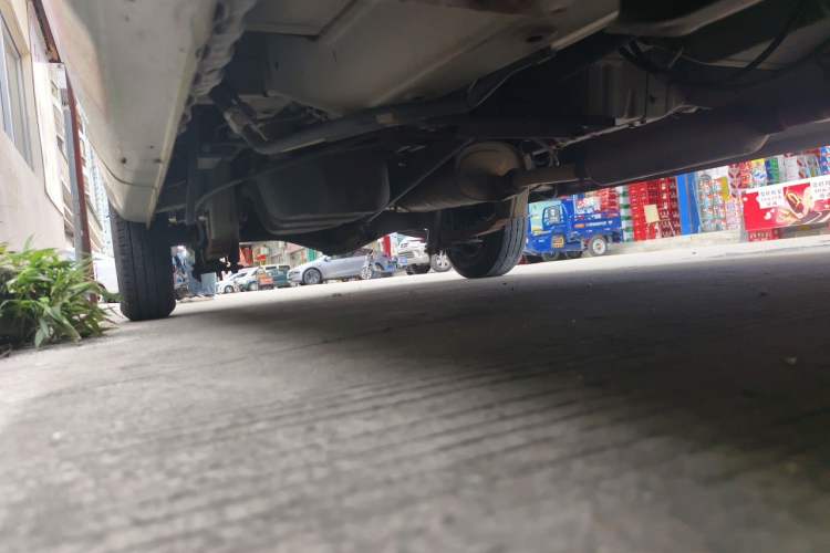 Used Wuling Rongguang V 2015 1.5L Practical Version Chassis Front Right