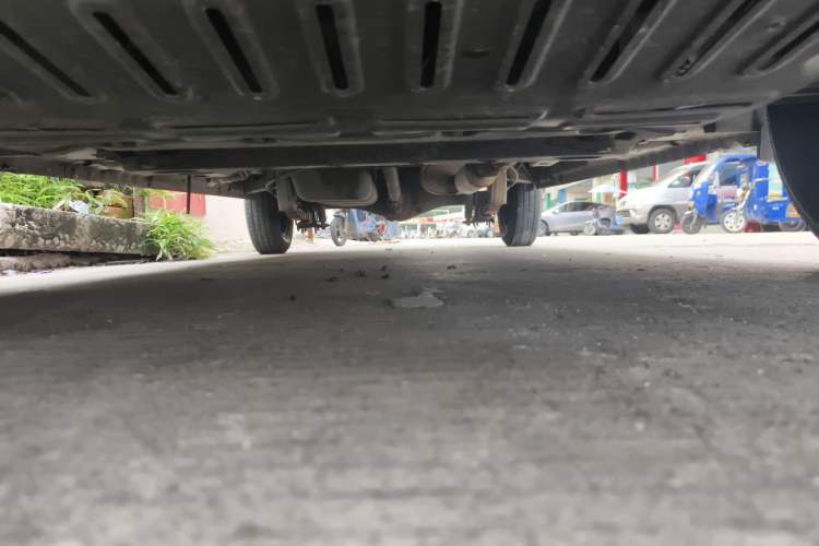 Used Wuling Rongguang V 2015 1.5L Practical Version Chassis Front