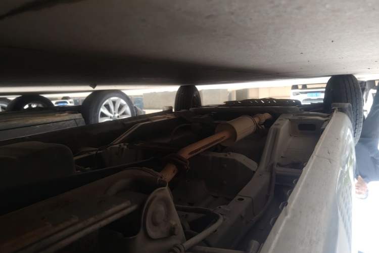 Used Wuling Rongguang V 2015 1.2L Practical Model Chassis Rear Left