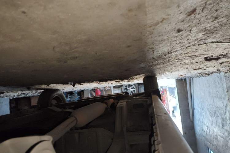 Used Wuling Rongguang V 2015 1.5L Practical Version Chassis Rear Left