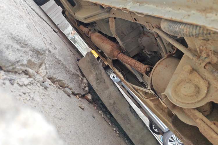 Used Wuling Rongguang V 2015 1.5L Base Version Chassis Rear Left