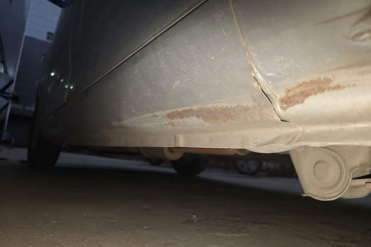 Used Wuling Rongguang V 2015 1.2L Standard Version Chassis Rear Left