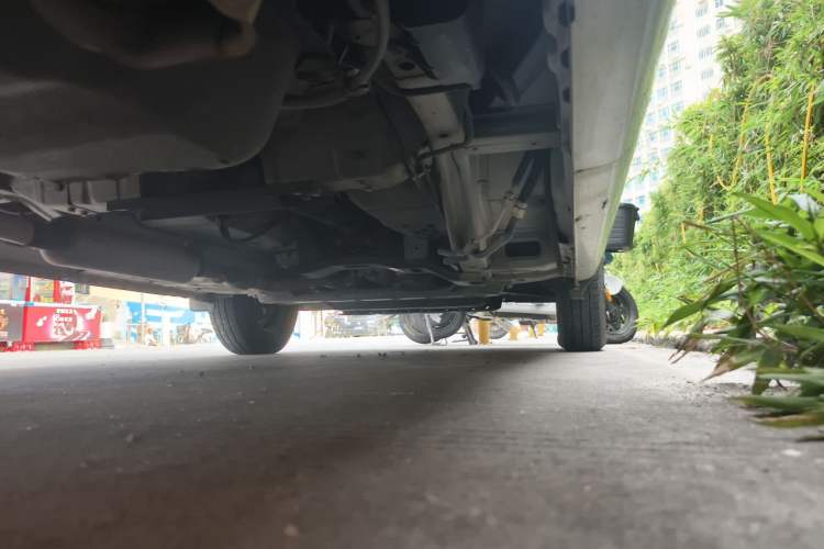 Used Wuling Rongguang V 2015 1.5L Practical Version Chassis Rear Right