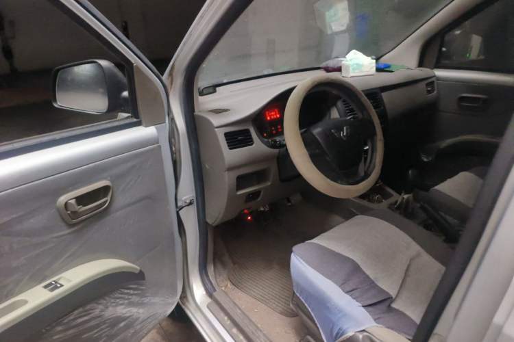 Used Wuling Rongguang V 2015 1.2L Practical Model Driver Seat