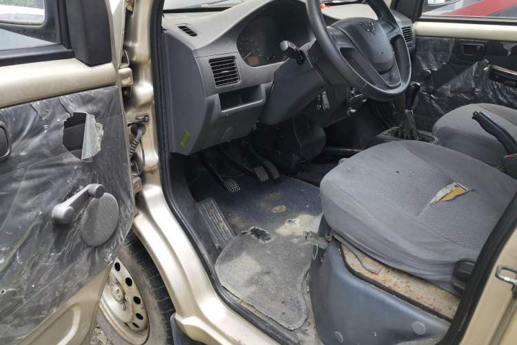 Used Wuling Rongguang V 2015 1.2L Base Version Driver Seat