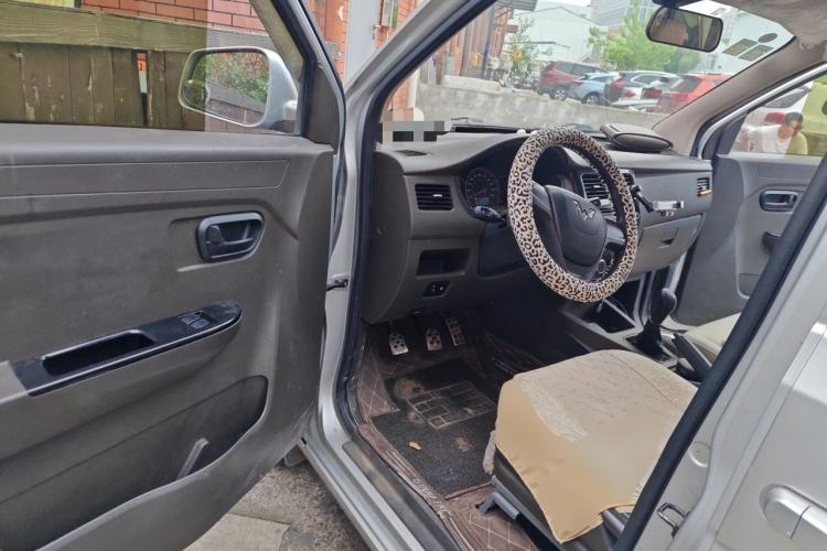 Used Wuling Rongguang V 2015 1.5L Base Version Driver Seat