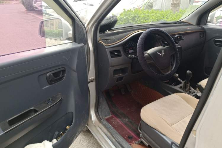 Used Wuling Rongguang V 2015 1.2L Base Version Driver Seat