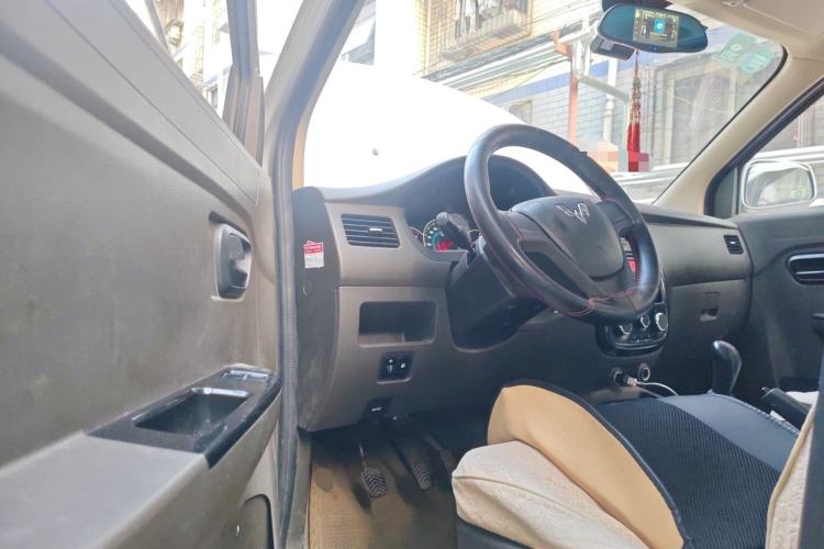 Used Wuling Rongguang V 2015 1.5L Standard Version Driver Seat