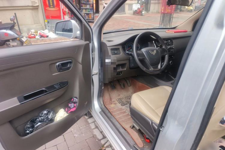 Used Wuling Rongguang V 2015 1.5L Standard Version Driver Seat