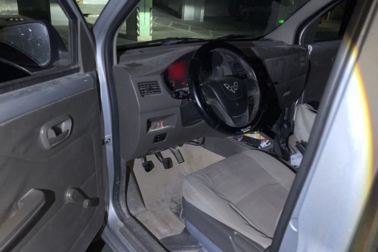 Used Wuling Rongguang V 2015 1.2L Practical Model Driver Seat