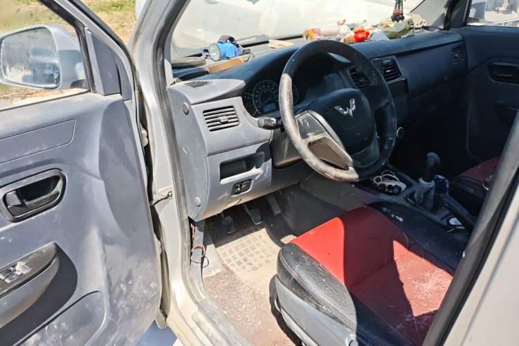 Used Wuling Rongguang V 2015 1.5L Base Version Driver Seat