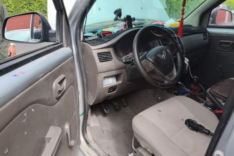 Used Wuling Rongguang V 2015 1.5L Base Version Driver Seat