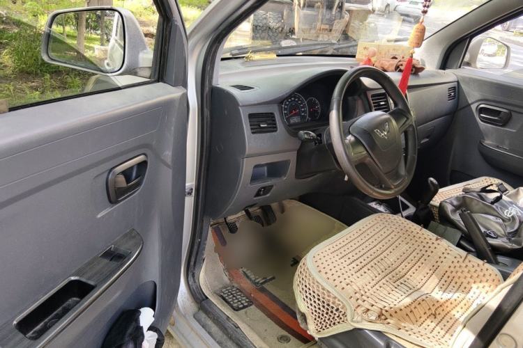 Used Wuling Rongguang V 2015 1.5L Base Version Driver Seat