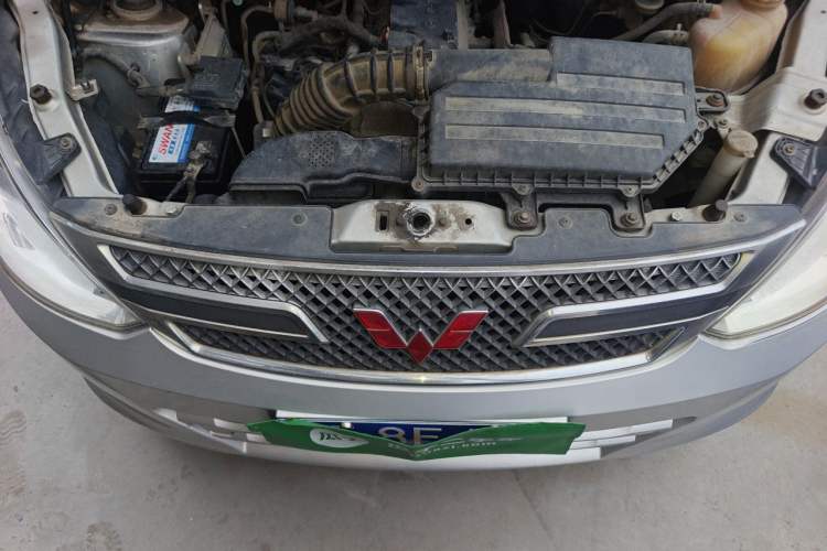 Used Wuling Rongguang V 2015 1.5L Standard Version Engine Bay